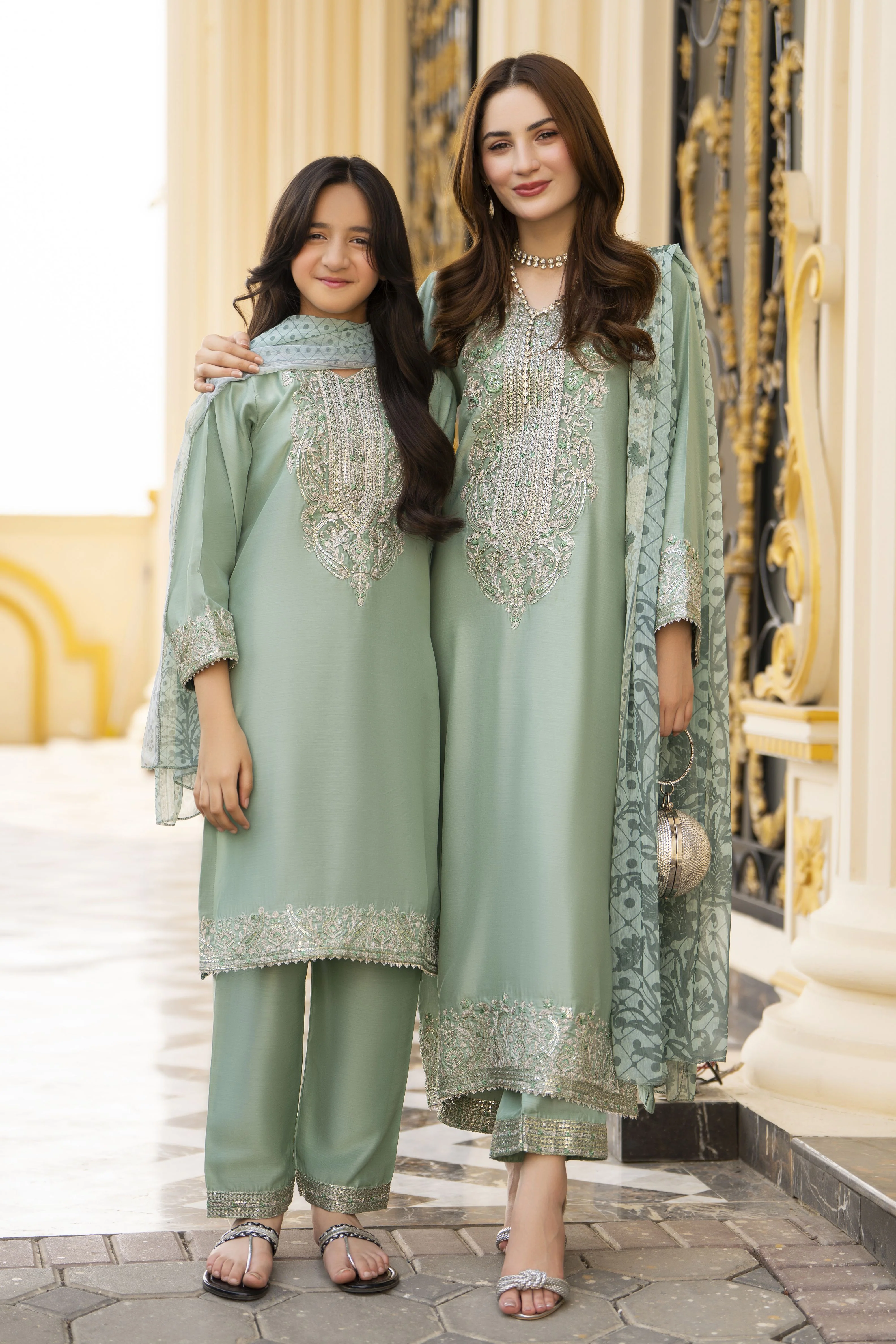 Hemline